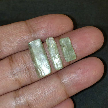 Natural Green Kyanite Crystals LOT. Size range 12x6mm to 20x8mm